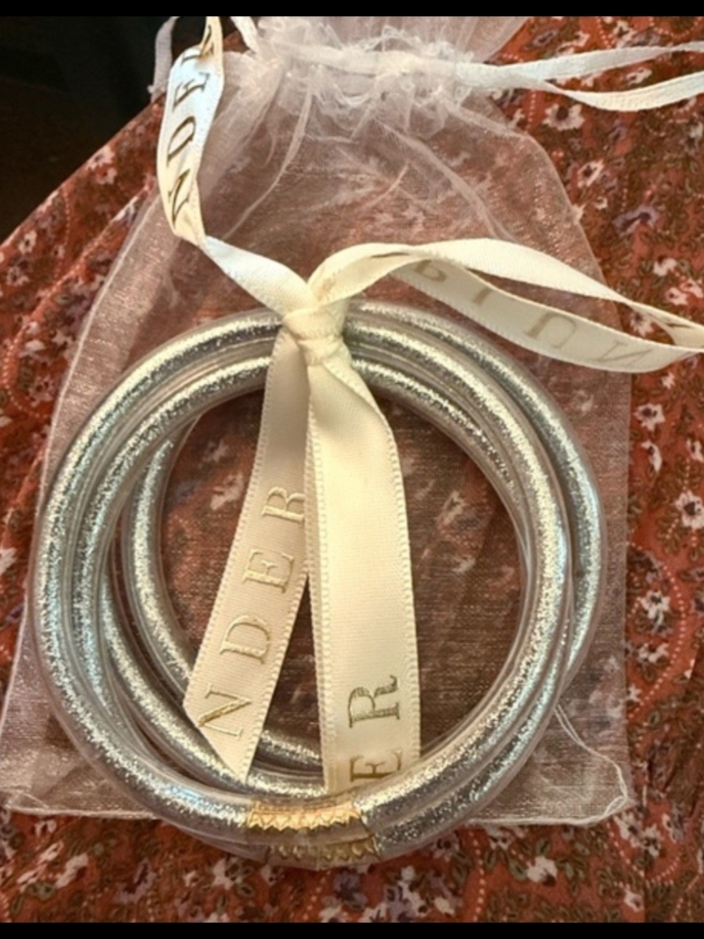 Plunder Iridescent Silver Hoop Jelly Bracelet 4 Pc Set - Picture 5 of 6